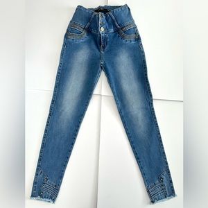 Women’s Jeans MID RISE - SKINNY LEG - ANKLE LENGTH - STRETCH LIGHT BLUE  SIZE 2